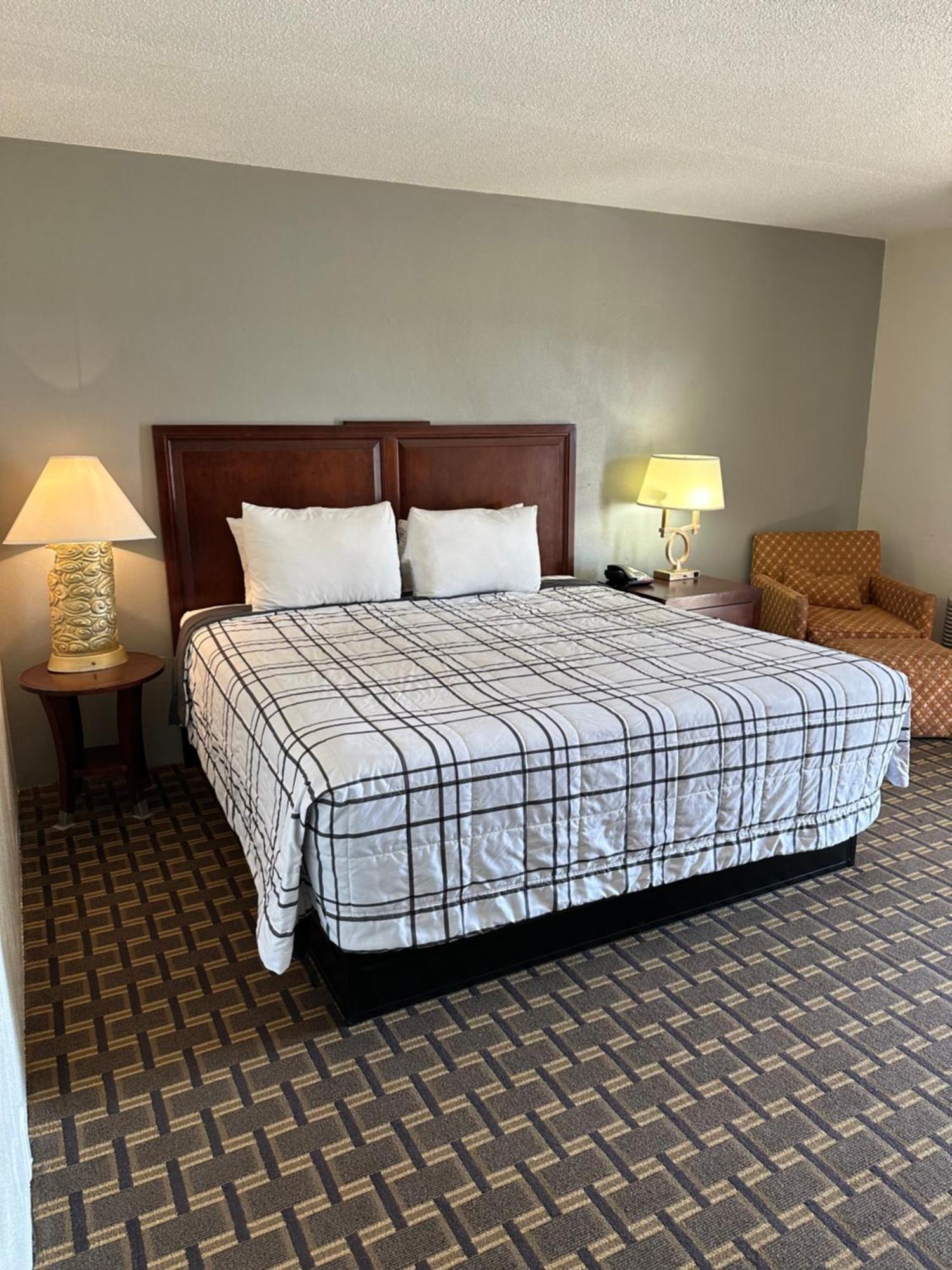 Budget Inn Motel Storm Lake Экстерьер фото