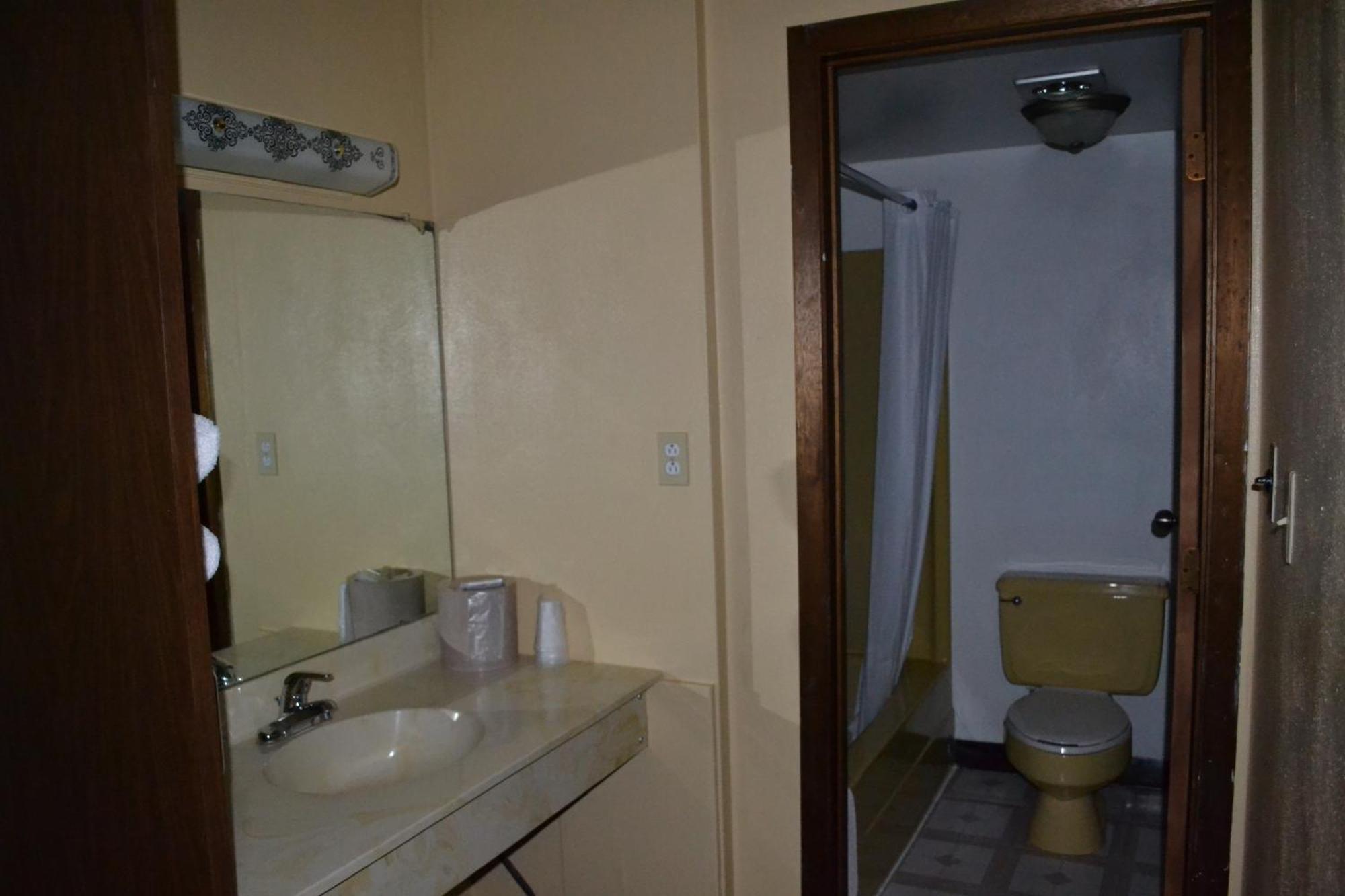 Budget Inn Motel Storm Lake Экстерьер фото